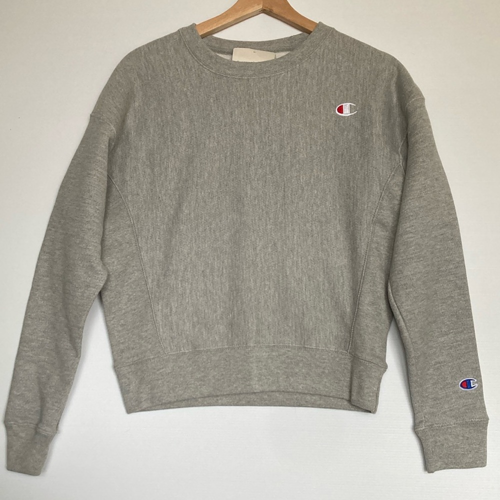 Champion Gray Cropped Crewneck Sweater with Ribbed Cuffs